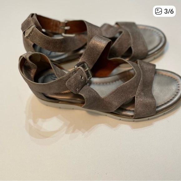 Sofft Strappy Metallic Gray Sandals Size 8M SB-1 - Picture 3 of 7